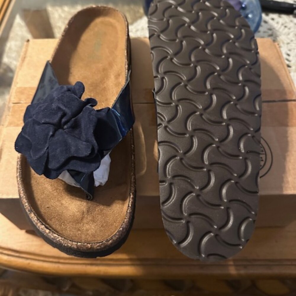 sandals - Picture 2 of 3
